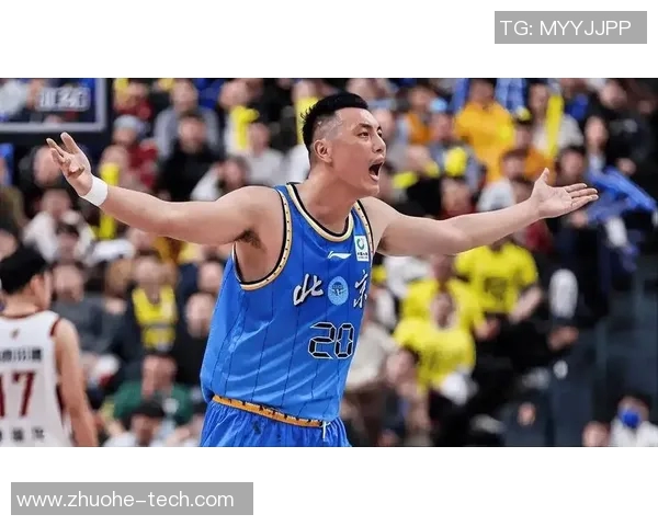 翟晓川：从篮球场上的拼搏者到生活中的坚韧榜样