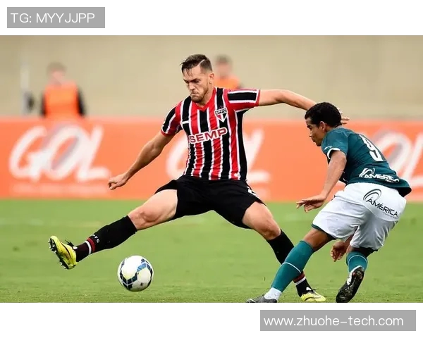 纽约城与英格兰革命的激烈对决展现足球魅力与团队精神的巅峰较量 纽约城与英格兰革命的激烈对决展现足球魅力与团队精神的巅峰较量