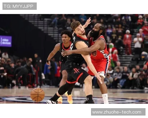 火箭与快船季后赛第六场激战回顾球迷热情高涨赛场精彩纷呈 火箭与快船季后赛第六场激战回顾球迷热情高涨赛场精彩纷呈